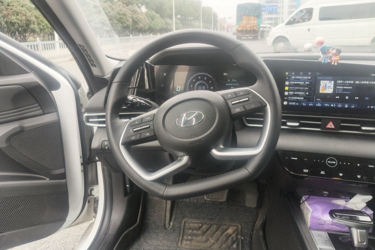 Used Hyundai Elantra 2022 1.5L CVT LUX Prestige Edition
