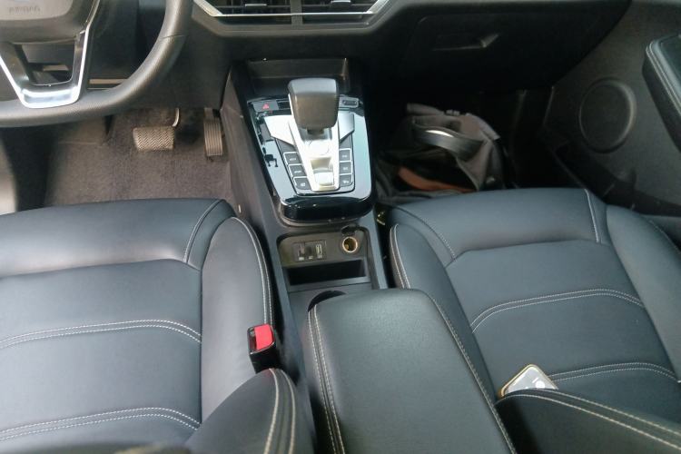 Used BYD Yuan New Energy 2019 EV360 Smart Connect Enjoyment Model
