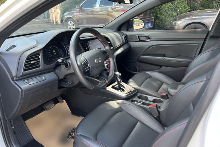Used Hyundai Elantra 2019 1.4T Dual-Clutch Xuan Dong · Dynamic Model

