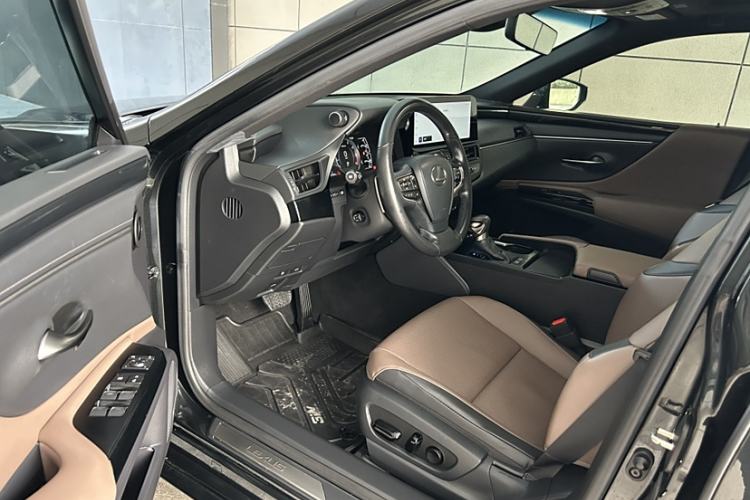 Used Lexus ES 2023 200 Excellence Edition