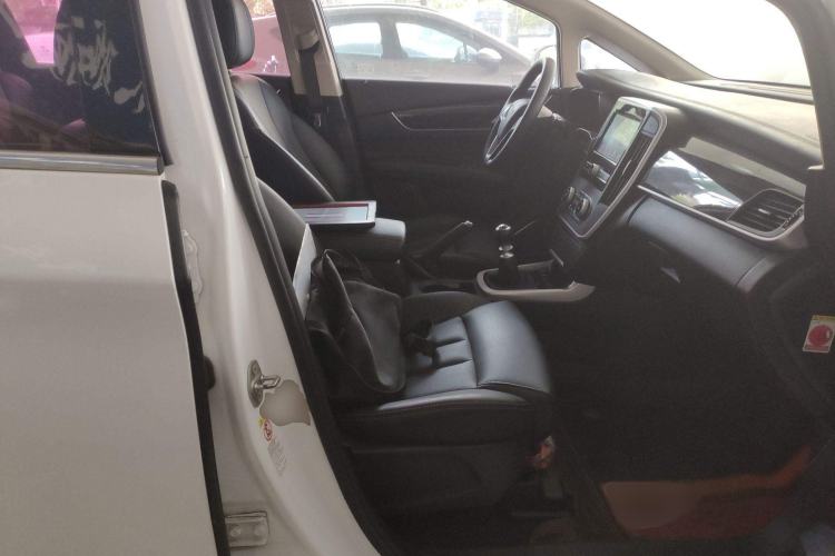 Used BYD Song MAX 2017 1.5T Manual Smart Connect Luxury 7-Seater
