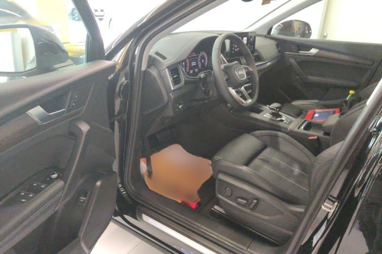 Used Audi Q5L 2022 40T Fashionable and Elegant Model
