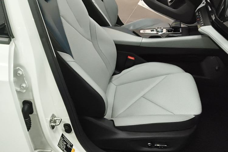 Used Changan UNI-V iDD 2023 ZhiDian iDD 1.5T 113km Smart & Fun Version
