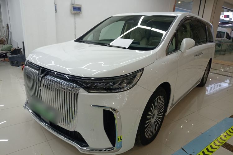 Used VOYAH Dream 2025 PHEV Four-Wheel Drive Prestige Kunpeng Edition
