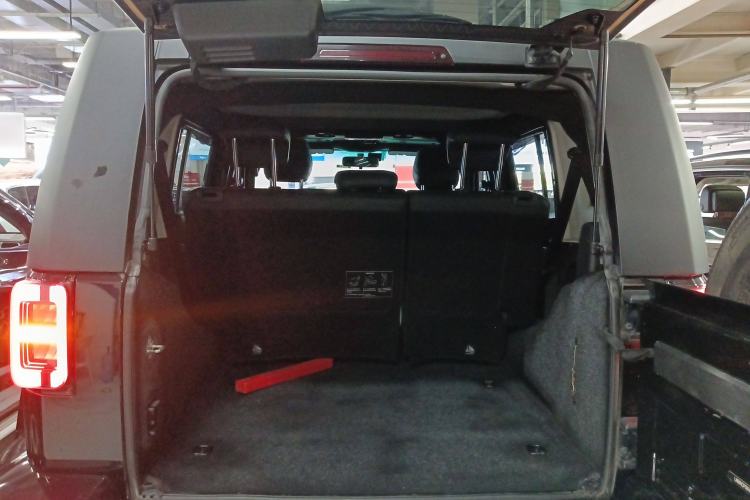 Used Beijing Auto BJ40 2018 PLUS 2.3T Automatic Four-Wheel Drive Premium Edition China V
