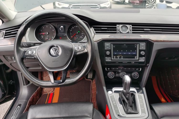 Used Volkswagen Magotan 2018 Facelift 330TSI DSG Luxury Model
