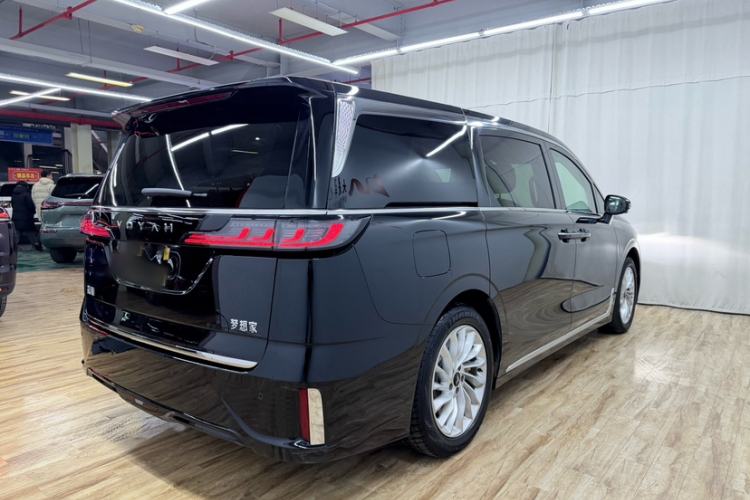 Used VOYAH Dream 2024 PHEV Extended-Range Premium Edition
