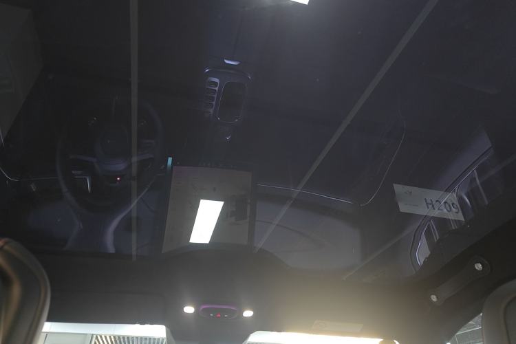 Used  SU7 2024 Four-Wheel Drive Ultra-Long Range Advanced Intelligent Driving Max Edition
