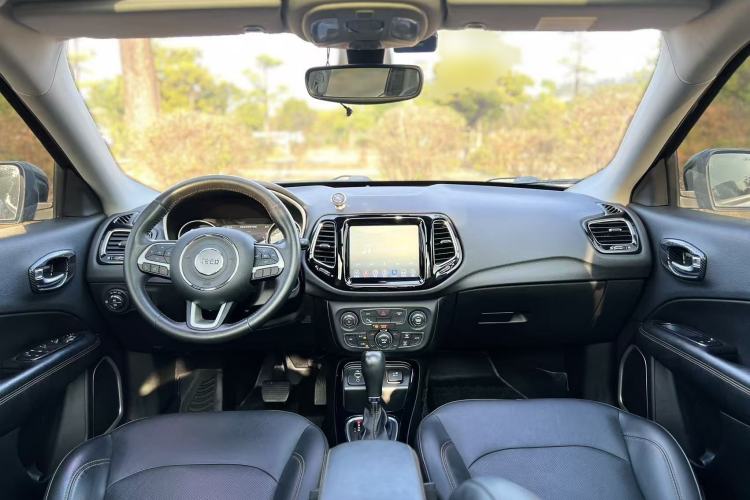 Used  Compass 2020 220T Automatic Elite Edition
