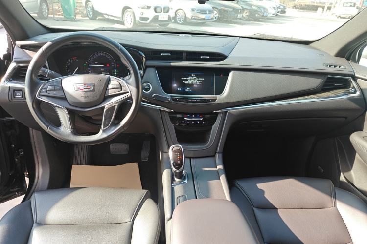 Used Cadillac XT5 2018 25T Tech Model
