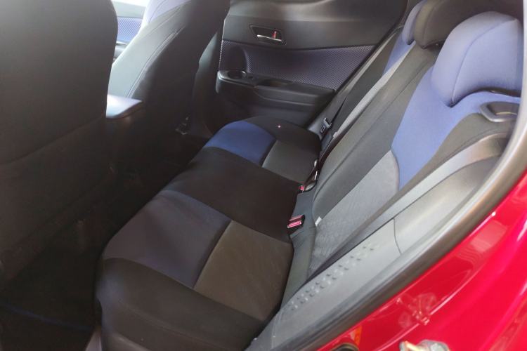 Used Toyota C-HR 2018 2.0L Leading with Sunroof China VI Standard
