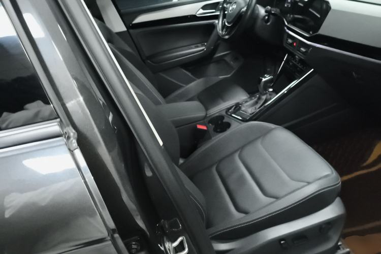 Used Volkswagen Tayron 2022 280TSI Two-Wheel Drive Luxury Smart Connectivity Version
