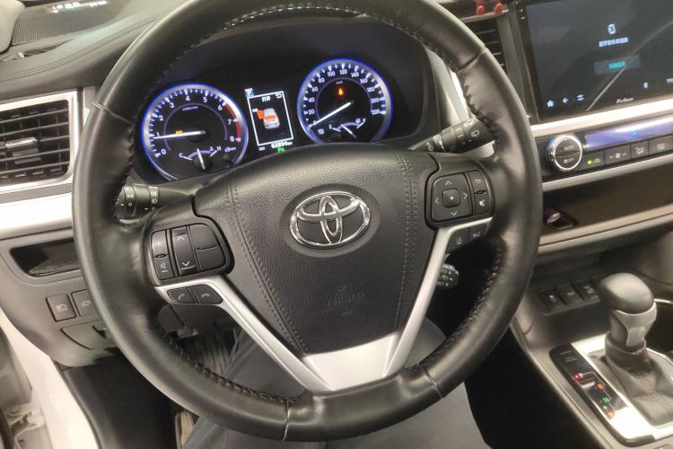 Used Toyota Highlander 2018 2.0T Four-Wheel Drive Prestige Version 7 Seats China V Emission Standard
