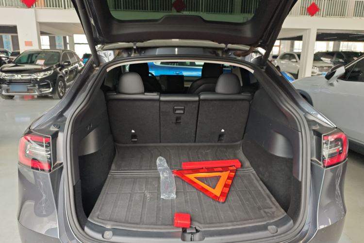 Used Tesla Model Y 2021 Long-Range All-Wheel-Drive Version