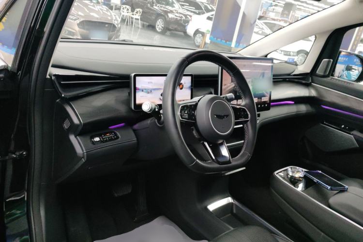 Used  LEVC L380 2024 100 kWh 6-Seater Two-Wheel Drive Air
