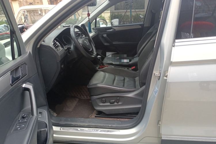 Used Volkswagen Tiguan L 2019 330TSI Automatic Two-Wheel Drive Smart Luxury Version China V Emission Standard