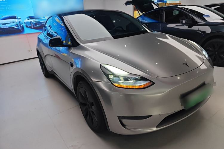 Used Tesla Model Y 2024 Long-Range All-Wheel-Drive Version
