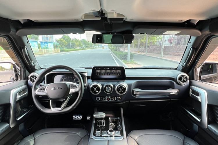 Used Beijing Auto BJ40 2020 2.0T Automatic Four-Wheel Drive Urban Hunter Edition Chivalrous Type
