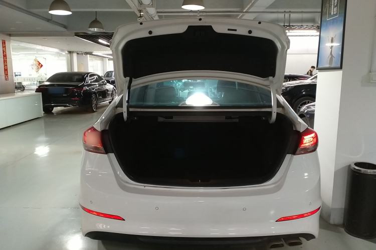 Used Hyundai Elantra 2019 1.4T Dual-Clutch Xuan Dong · Dynamic Model
