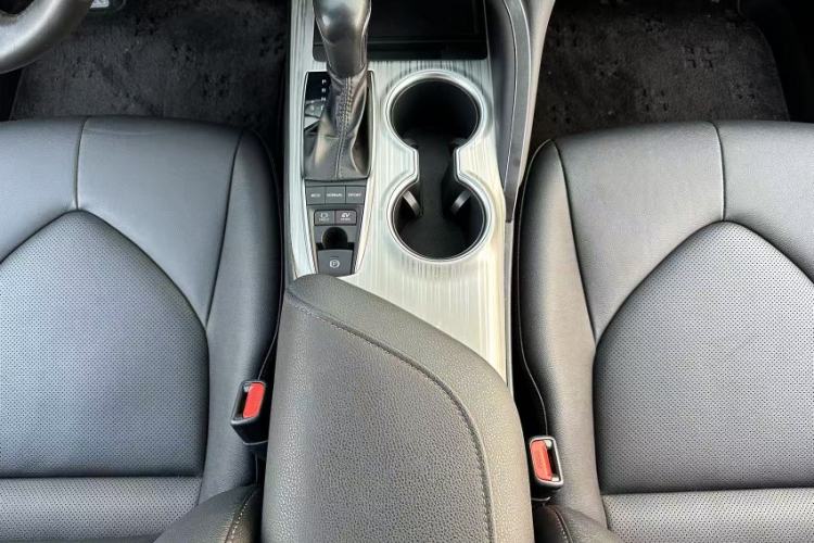 Used Toyota Camry 2019 Revised Version Dual-Engine 2.5 HG Luxury Edition
