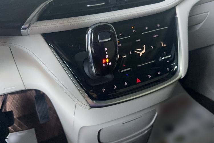 Used Buick GL8 2023 ES Lu Zun Comfort Model
