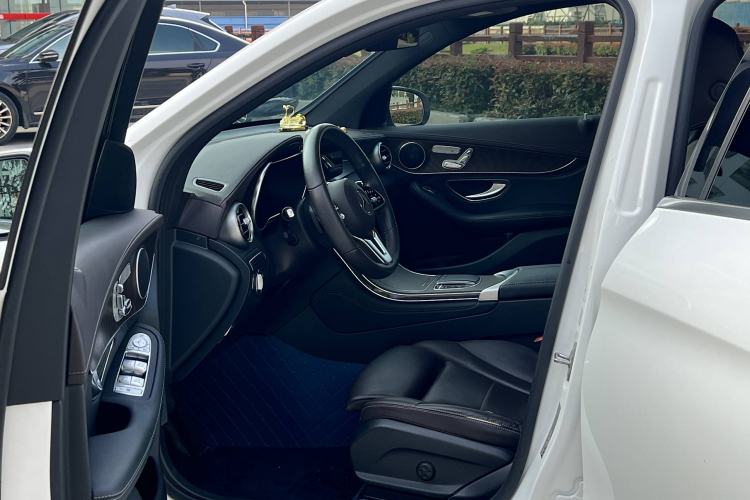 Used Mercedes-Benz GLC 2020 GLC 300 L 4MATIC Dynamic Edition
