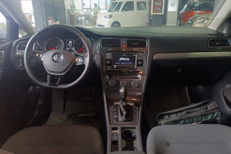 Used Volkswagen Golf 2018 230TSI Automatic Comfort Model
