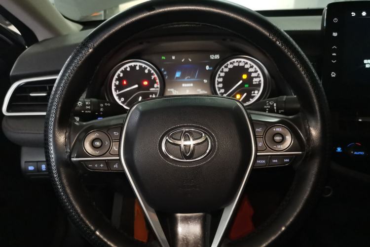 Used Toyota Camry 2021 2.0G Luxury Edition
