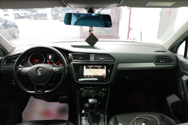 Used Volkswagen Tiguan L 2019 330TSI Automatic Two-Wheel Drive Panoramic Comfort Edition China VI Standard
