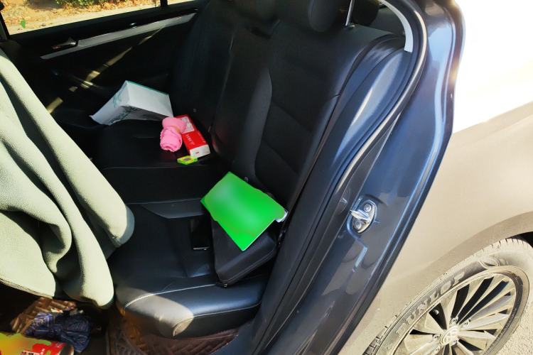 Used Volkswagen Sagitar 2015 1.6L Manual Comfort Model