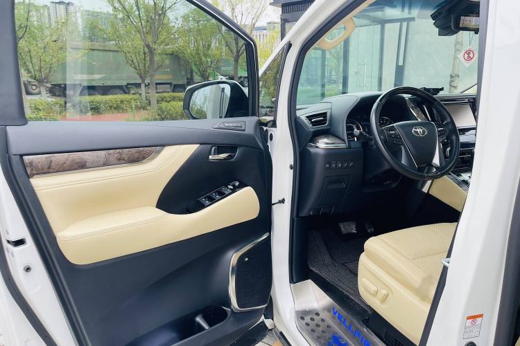 Used Toyota Vellfire 2019 Dual-Engine 2.5L HV Prestige Edition
