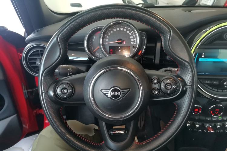 Used  MINI 2019 1.5T COOPER Racing Edition Five-Door Model
