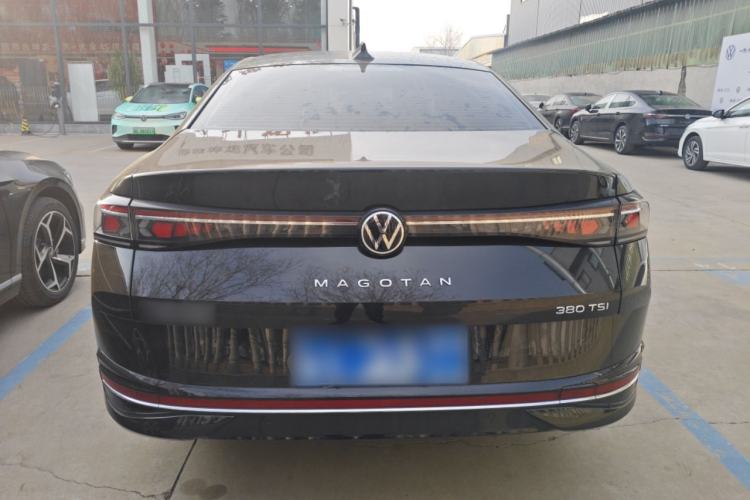 Used Volkswagen Magotan 2024 380TSI DSG Prestige Edition DaMai Package

