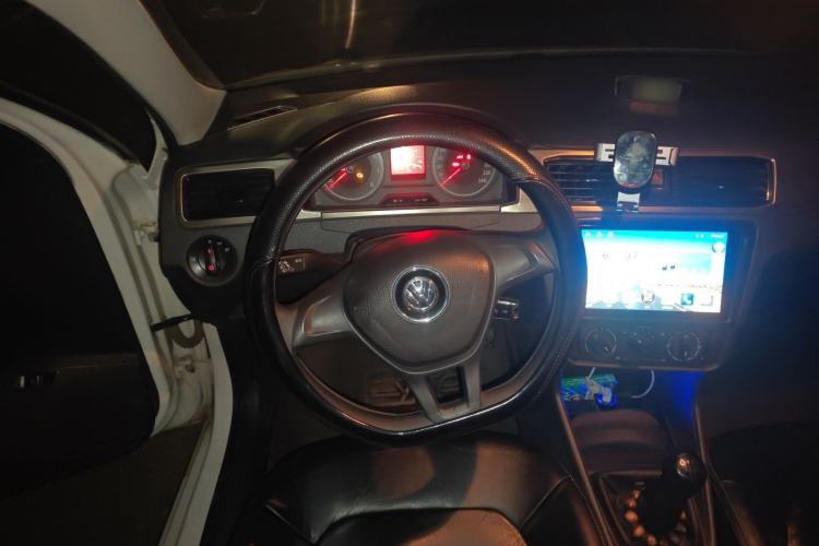 Used Volkswagen Santana 2016 1.4L Manual Fashion Edition
