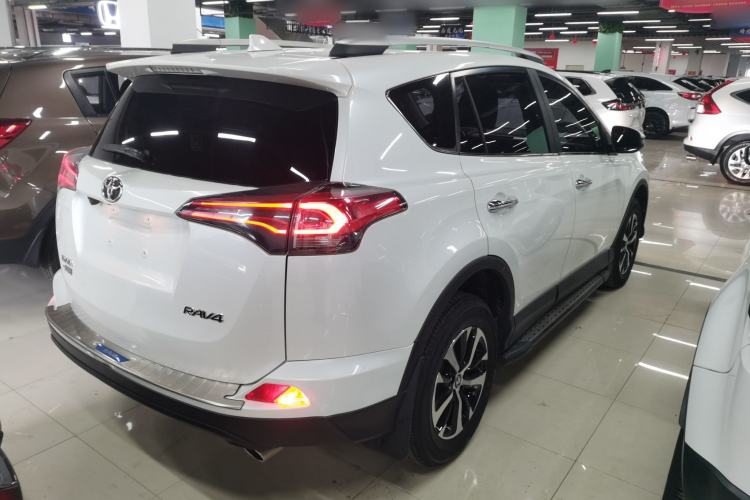 Used Toyota RAV4 2016 2.0L CVT Two-Wheel Drive Comfort Edition China V Standard