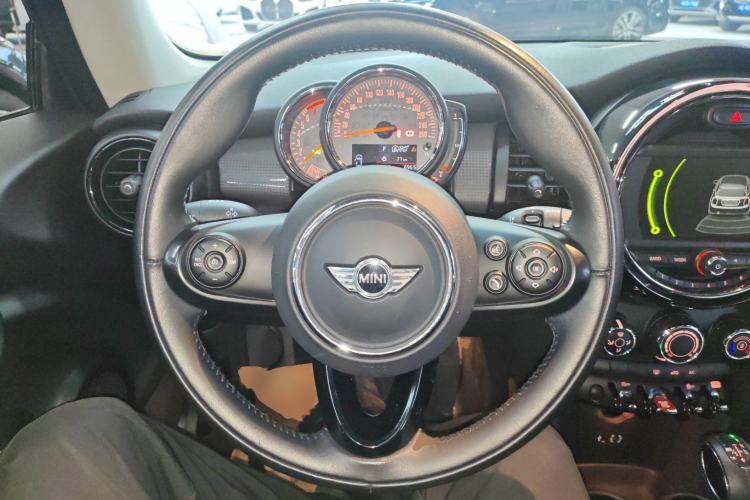 Used  MINI 2016 1.5T COOPER
