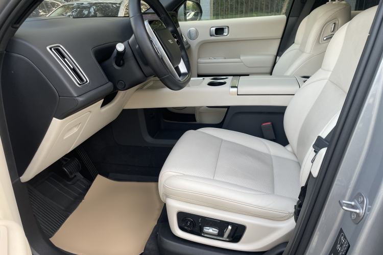 Used Li Auto L8 2023 Max model
