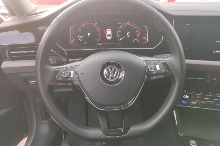 Used Volkswagen Passat 2020 330TSI Luxury Edition China VI
