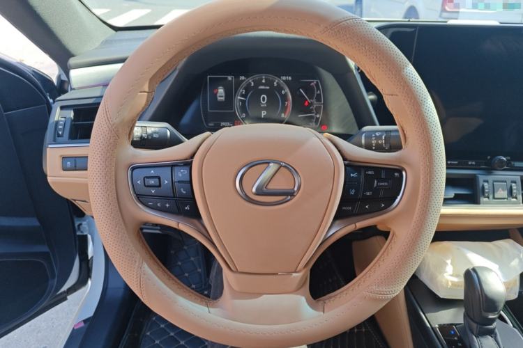 Used Lexus ES 2025 200 Premium Edition
