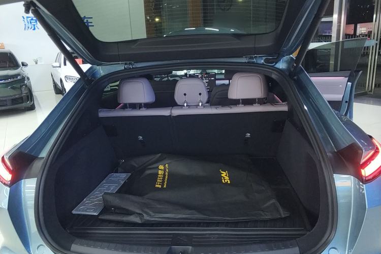 Used ONVO L60 2024 60 kWh Rear-Drive Version