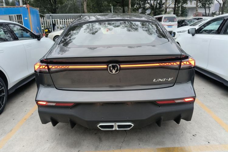 Used Changan UNI-V iDD 2024 Blue Whale Smart Electric iDD 136km ZhiKu Model
