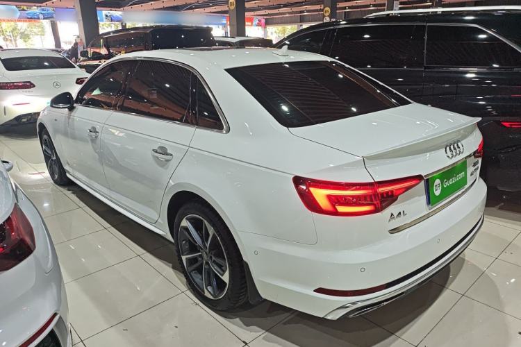 Used Audi A4L 2019 40 TFSI Fashion Edition China VI Emission Standard