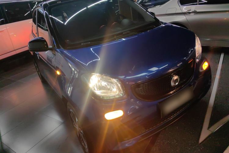 Used  forfour 2016 1.0L 52 kW Passion Edition
