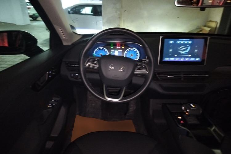 Used Hongqi E-QM5 2022 431 km Charge & Enjoy Edition