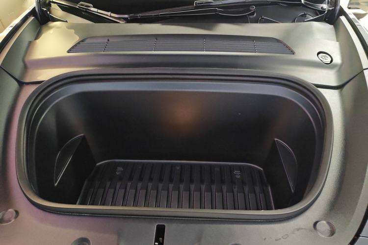 Used Tesla Model Y 2024 Rear-Wheel-Drive Version
