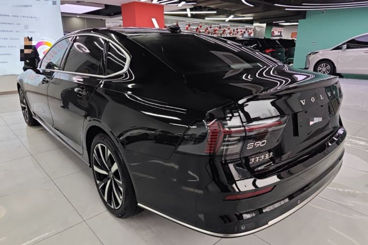Used Volvo S90 2026 B5 Zhiyi Luxury Edition
