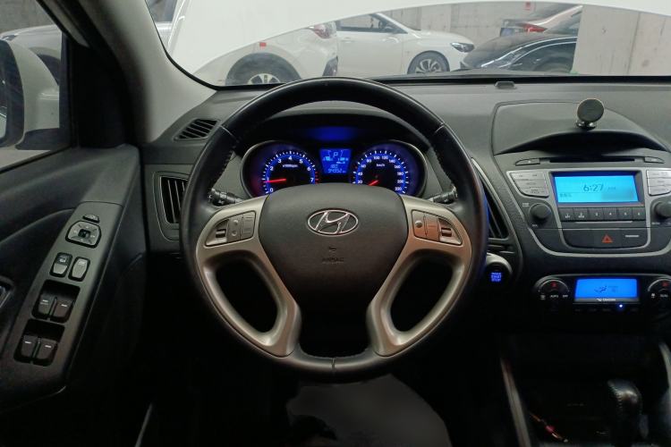 Used Hyundai ix35 2015 2.0L Automatic 2WD Smart Version China V Standard
