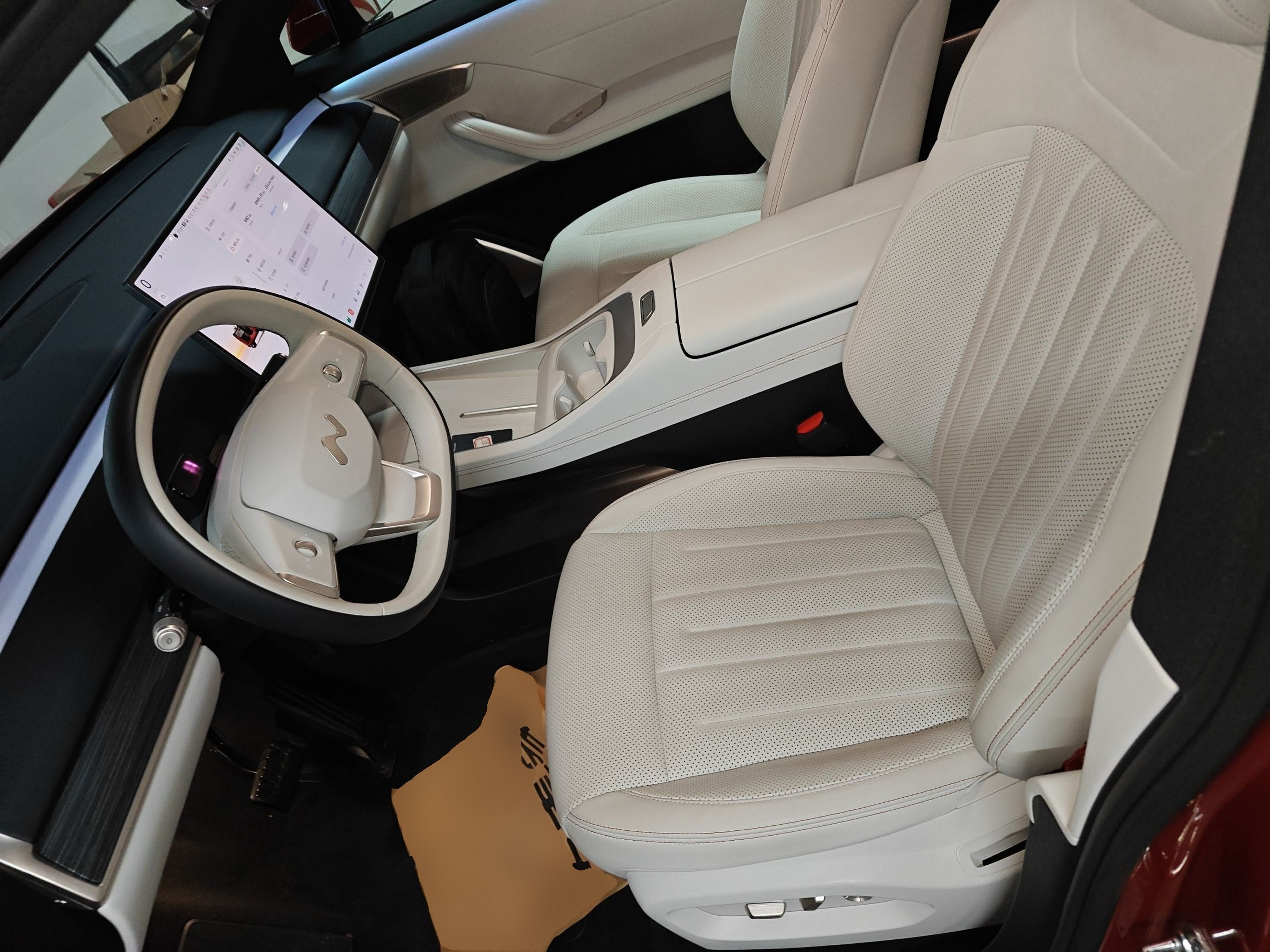 Переднее сиденье в автомобиле