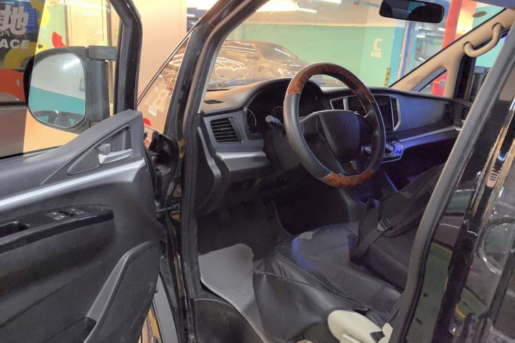 Used FORTHING Lingzhi 2023 M5 1.6L Practical Model 5 Seats
