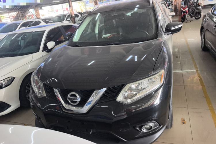 Used Nissan X-Trail 2014 2.5L CVT Leading Edition 4WD
